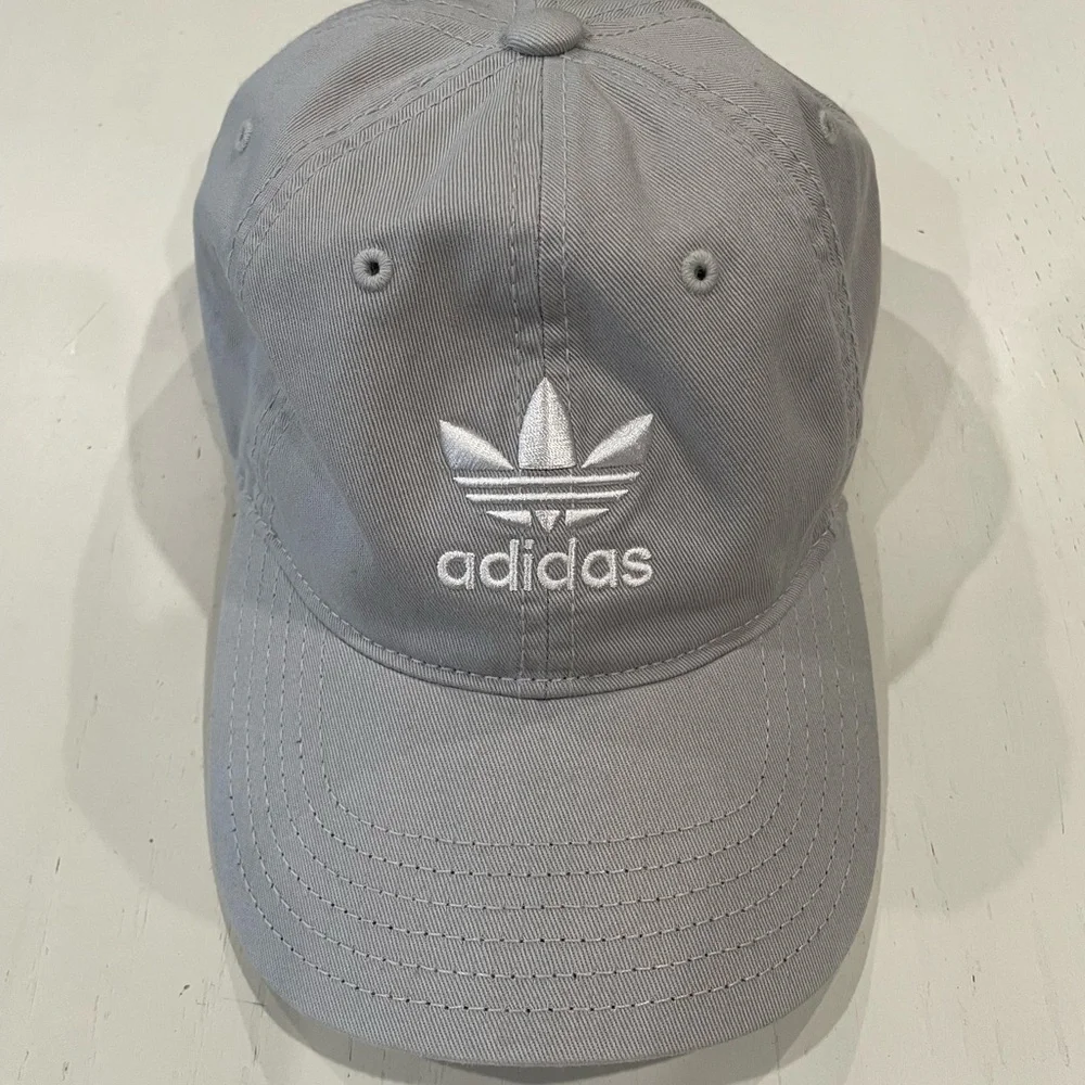 Adidas Classic Gray Hat with White Emblem. casual baseball cap, new